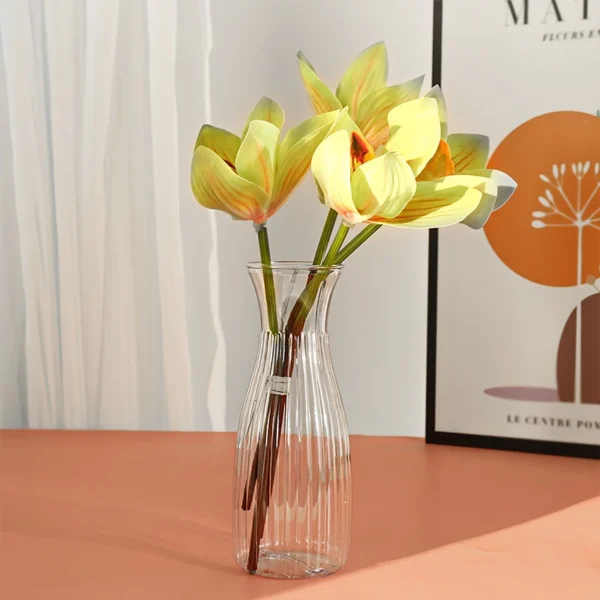 Clear Acrylic Flower Vase - Image 4